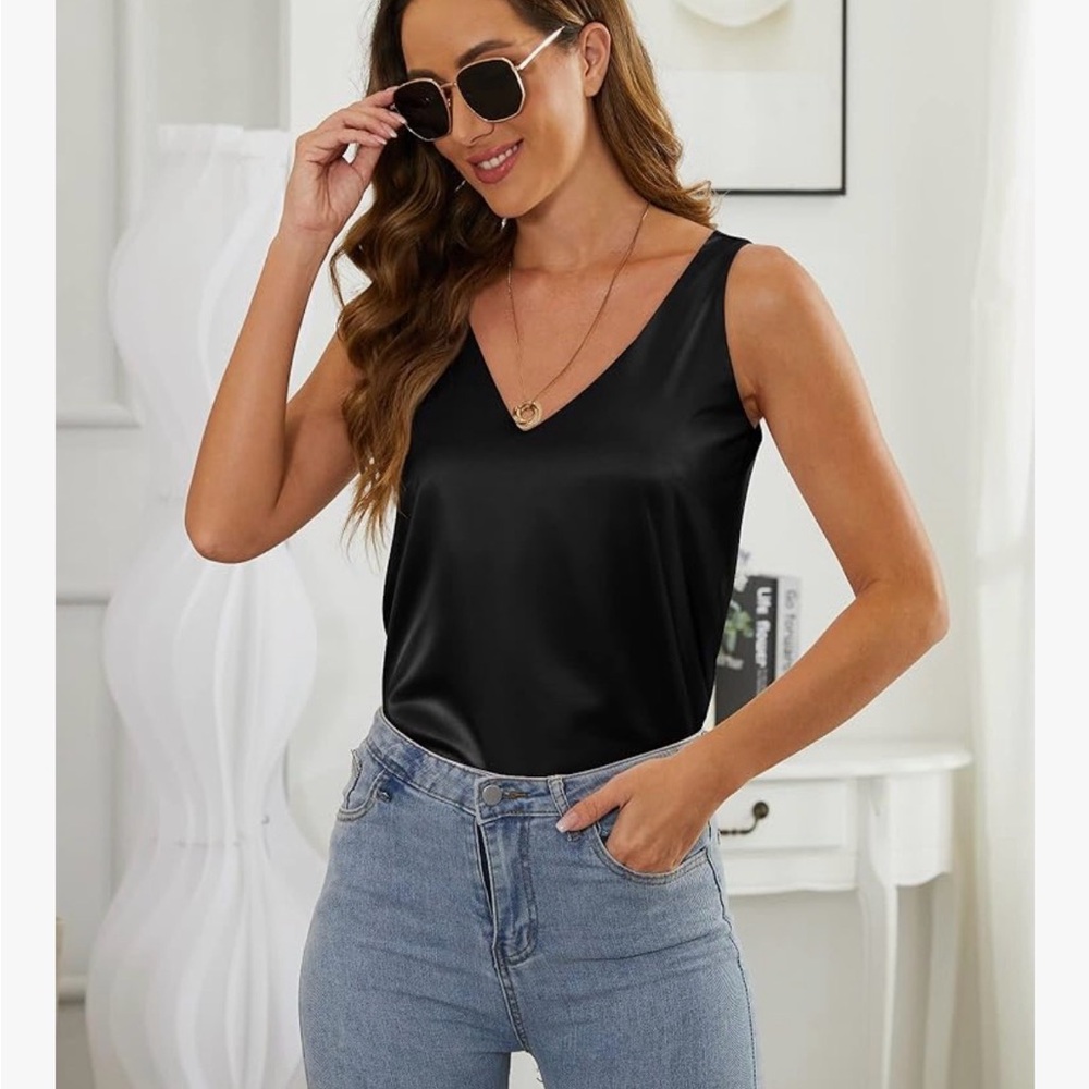 Amazon Black V-Neck Sleeveless Blouse